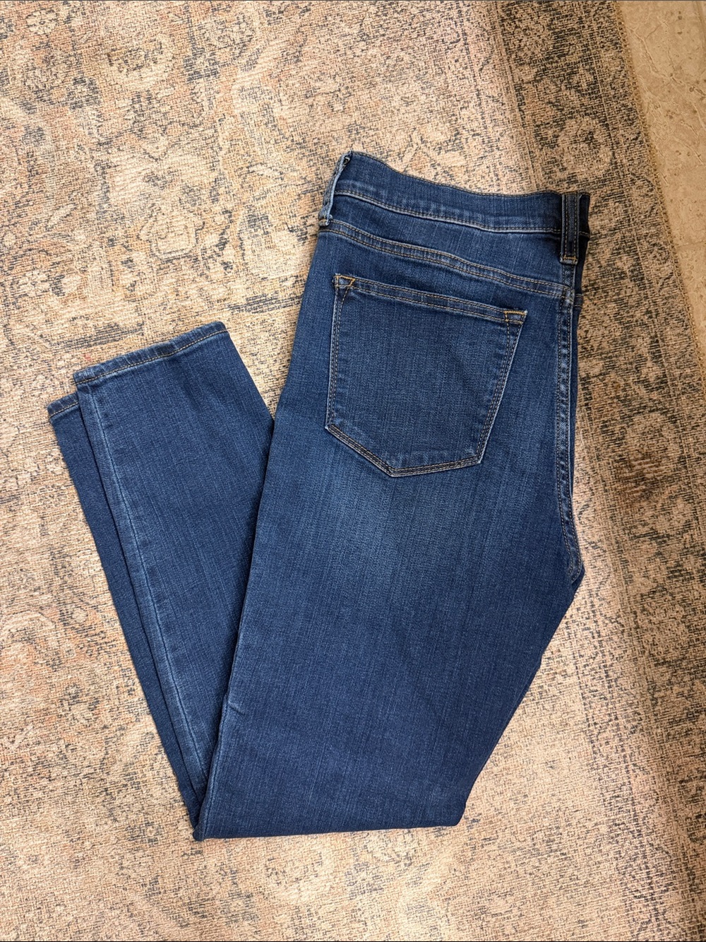 VGUC J. Crew 8in mid rise skinny jean